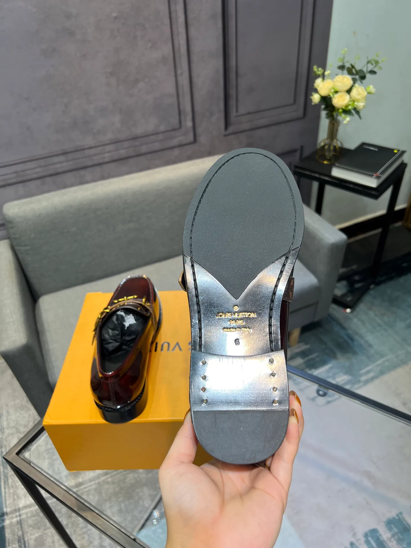 Men's shoes 💰960 LV top luxury brand, high-quality men's business formal leather shoes, imported genuine leather soles! Customized imported leather, the first layer of open-edge beaded lacquered cowhide, the texture is incomparable, the imported cowhide lining, high-end high-end shoes, don't miss it! size:39-44 (Male 38 45 46 customized)